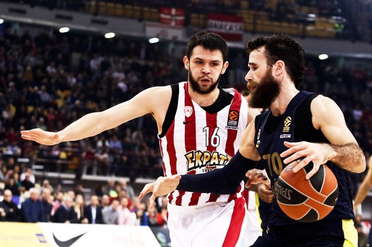 VIDEO: Fenerbahče pregažen u Pireju, CSKA nadigrao Real, Tomić odličan u porazu Barcelone