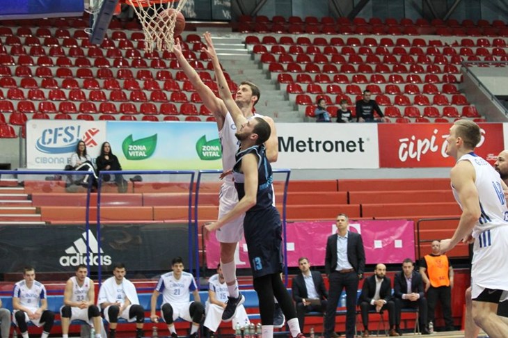 Cibona slavila u Draženovu domu, Kaštela zamrznuta na -60