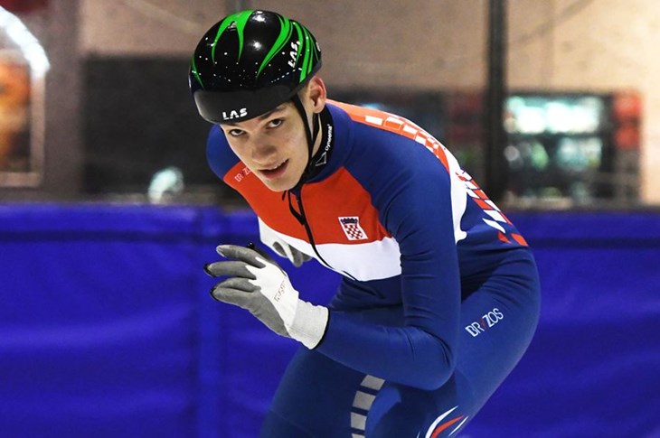 Troje natjecatelja predstavljalo Hrvatsku na Svjetskom juniorskom prvenstvu u brzom klizanju