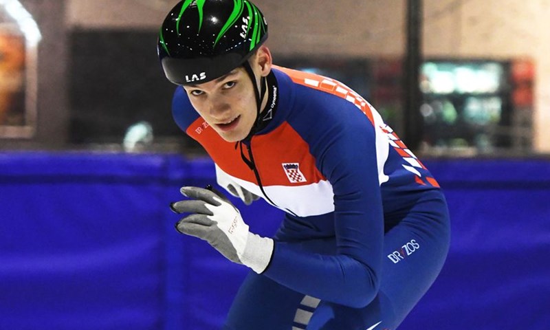 Troje natjecatelja predstavljalo Hrvatsku na Svjetskom juniorskom prvenstvu u brzom klizanju