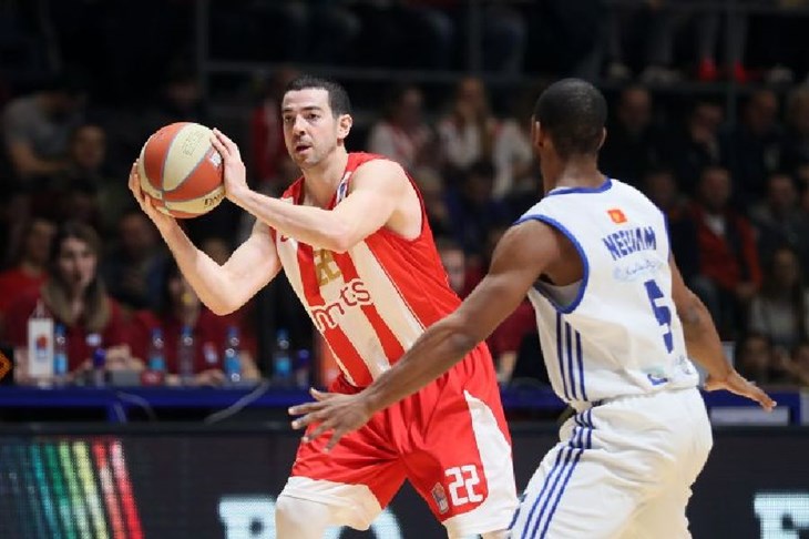 Crvena zvezda pregazila Partizan i stigla na korak od finala