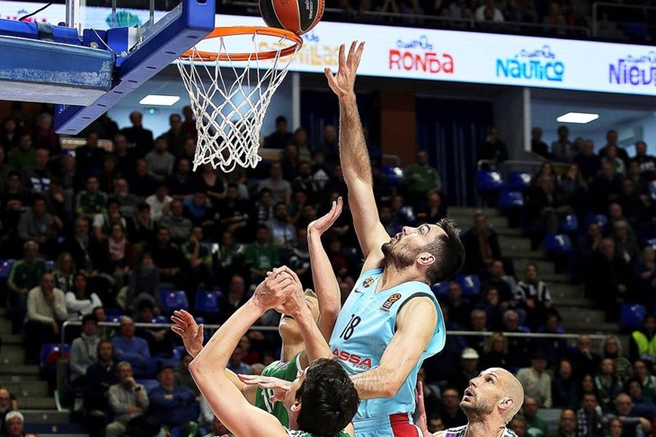 Unicaja u završnici do pobjede protiv Barcelone, vrlo dobar nastup Tomića