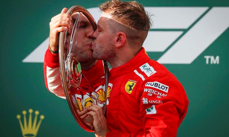 Čeka nas sjajna sezona, Sebastian Vettel oteo pobjedu Lewisu Hamiltonu u Melbourneu