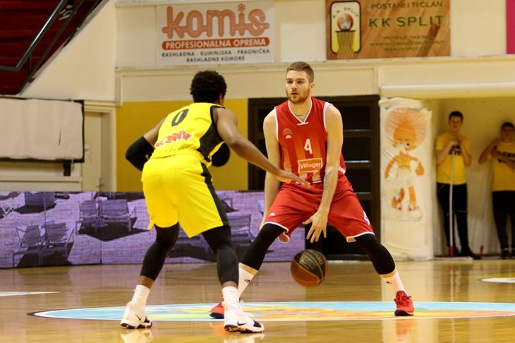 Split u velikim problemima, ozlijedio se i Kalajžić u porazu od Vršca