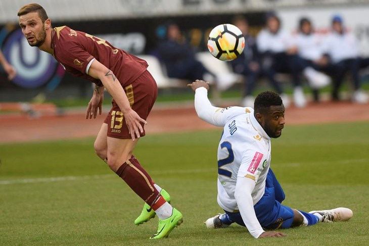 VIDEO: Simon Sluga sjajnim obranama izludio Splićane i donio bod Rijeci