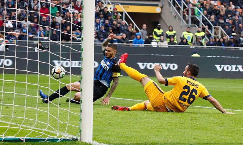 Kaos u Veroni, igrači "na ledu", sportski direktor podnio ostavku