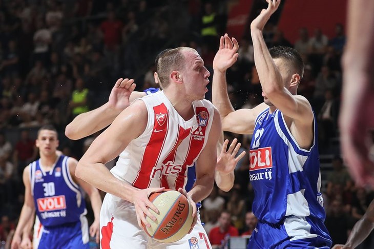 Crvena zvezda izjednačila, Budućnost pred svojim navijačima može doći do naslova