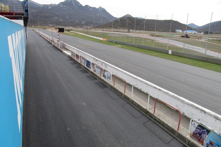Automobilistička košnica na Automotodromu Grobnik