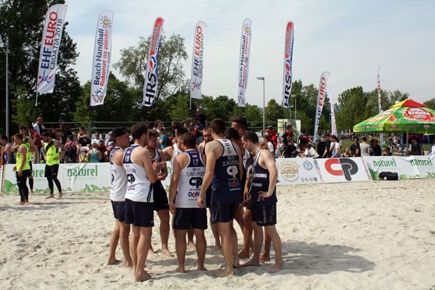 Hrvatski juniori u rukometu na pijesku otputovali na SP u Grčkoj