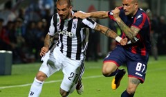 VIDEO: Juventus kiksao kod Crotonea, Napoli na minus četiri uoči utakmice sezone