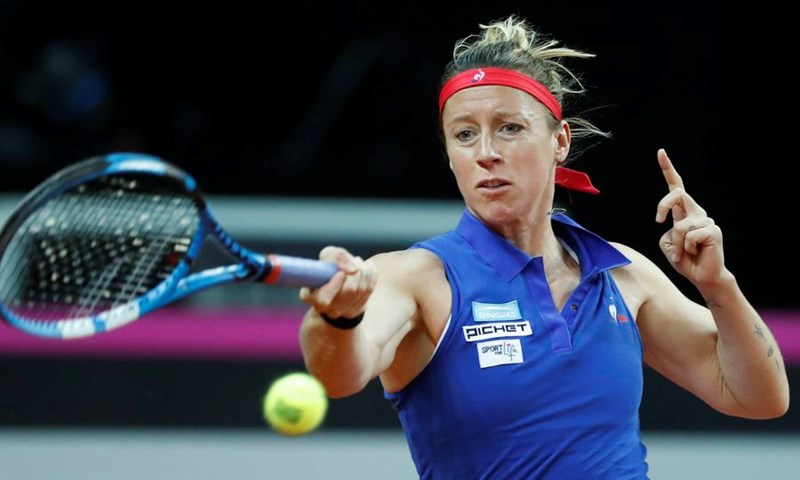 Šesta nositeljica poražena na startu turnira u Shenzhenu, Schmiedlova i Bogdan uhvatile po gem