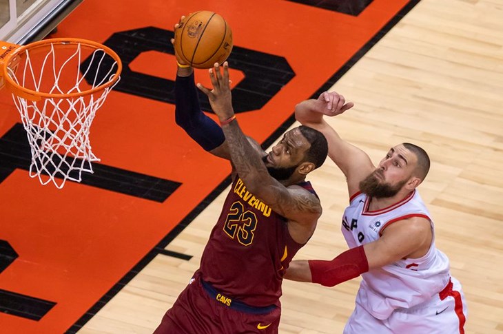 VIDEO: Cavsi do pobjede bez ijednog vodstva u 48 minuta, James dobio pomoć