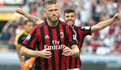 VIDEO: Raspucani Milan poslao Veronu u Serie B