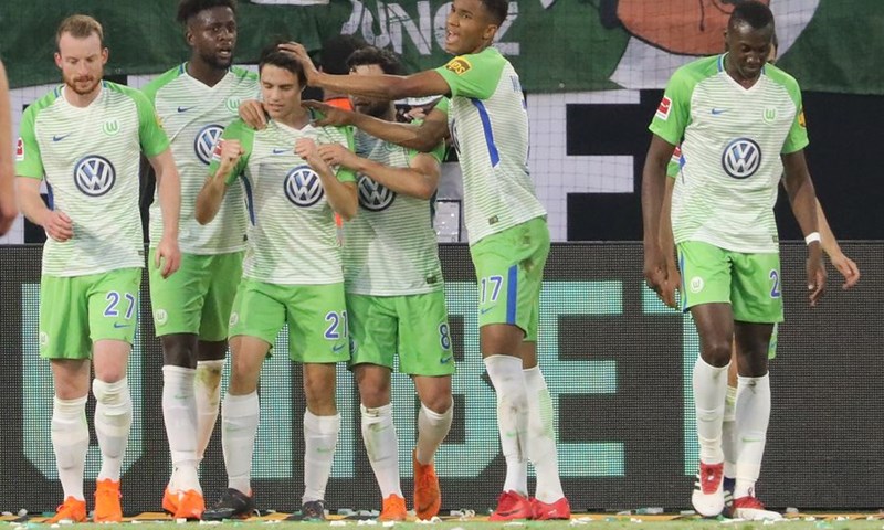 VIDEO: Wolfsburg došao do prednosti protiv Kiela, sjajan pogodak Brekala
