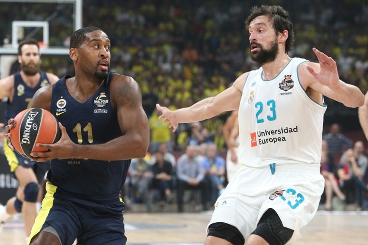 Real odnio titulu prvaka Europe pred punim tribinama turskih navijača