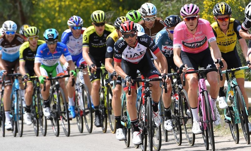 Rohan Dennis najbrži na kronometru, Yates zadržao vodeću poziciju u ukupnom poretku