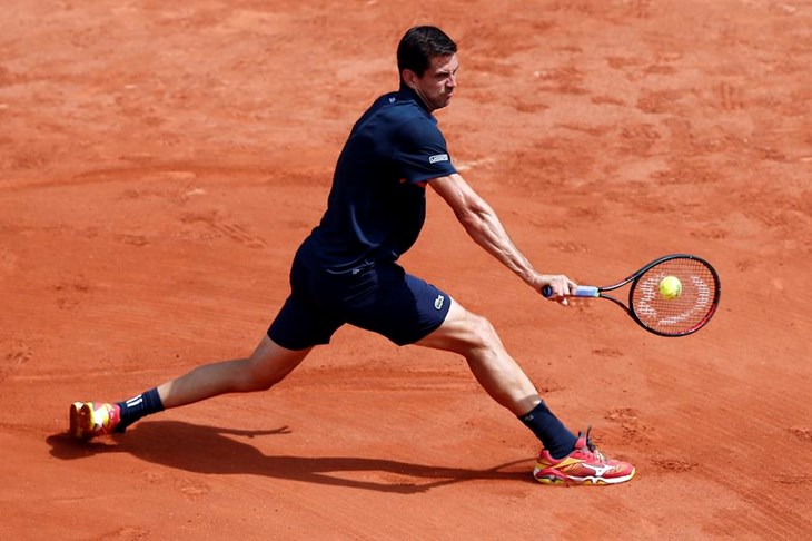 Wawrinka zaustavljen već na startu, Đoković i Thiem slavili u tri seta