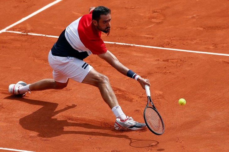 Čilić se mučio sa servisom, ali ipak pobijedio Hurkacza i ušao u treće kolo Roland Garrosa