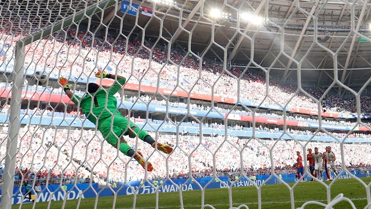 VIDEO: Sjajan pogodak Aleksandra Kolarova donio Srbiji tri boda na otvaranju Prvenstva