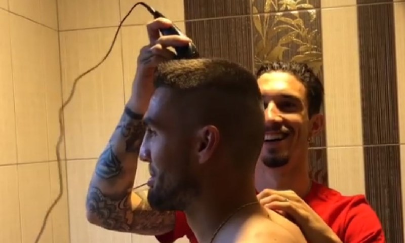 FANATIK: Šime Vrsaljko "spasio" frizuru Mateu Kovačiću