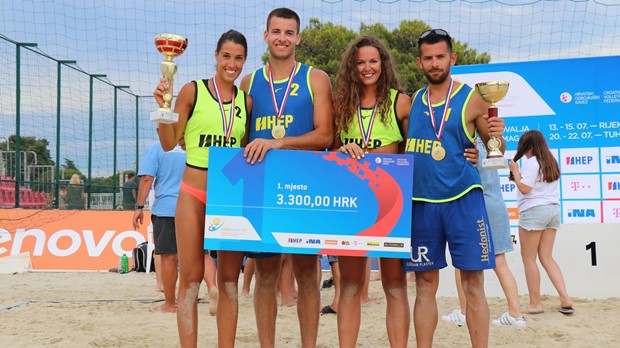 Parovi iz Srbije najbolji na turniru u odbojci na pijesku u Umagu