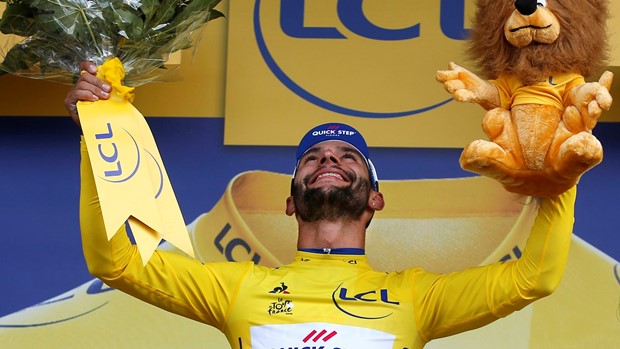 Počeo Tour de France: Froome pao malo prije cilja, debitant Gaviria pobjednik prve etape