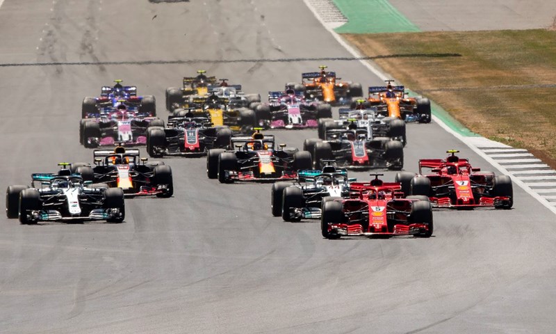 Hamilton nije uspio, Vettel slavio i povećao prednost u ukupnom poretku