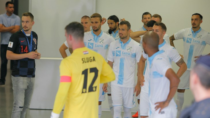 VIDEO: Rijeka u generalnoj probi predstavila nove dresove, dočekala srebrnog Bradarića i napunila mrežu Zadra