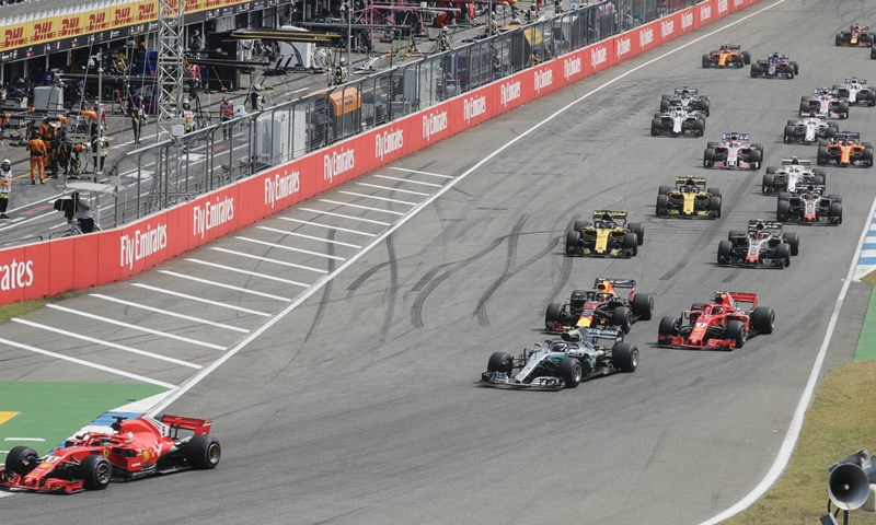 Senzacionalna utrka u Hockenheimu, Hamilton iskoristio kaos u Ferrariju i s 14. mjesta stigao do pobjede!