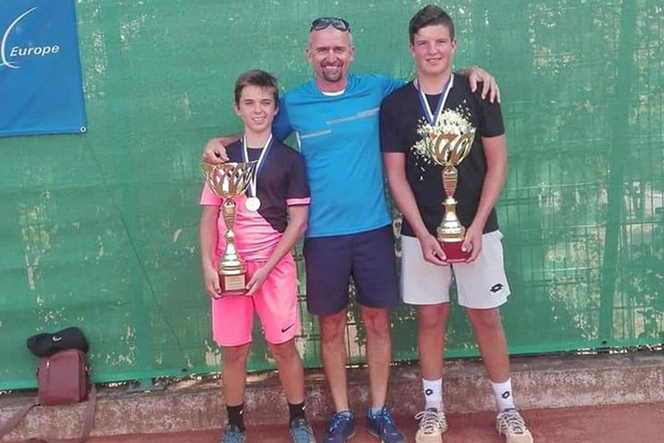 Hrvatski teniski reprezentativci do 14 godina Mili Poljičak i Dino Prižmić europski prvaci u paru
