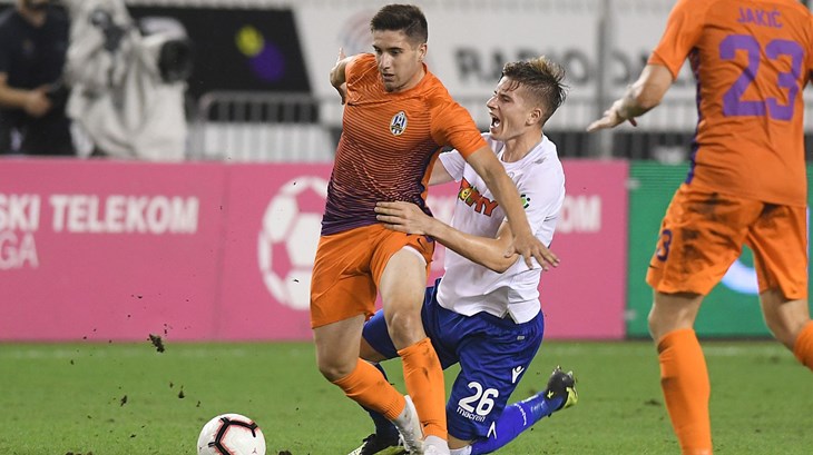 Lokomotiva hvata vrh, Hajduk sredinu ljestvice