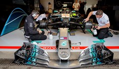 Lewis Hamilton na pole positionu, obje Force Indije u prva četiri