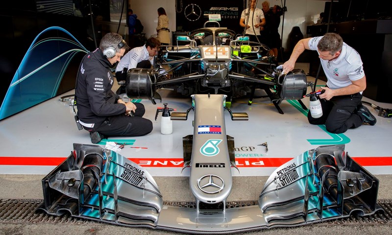 Lewis Hamilton na pole positionu, obje Force Indije u prva četiri
