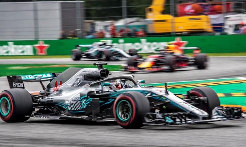 Lewis Hamilton na pole positionu u Singapuru, Vettel kreće odmah iza njega