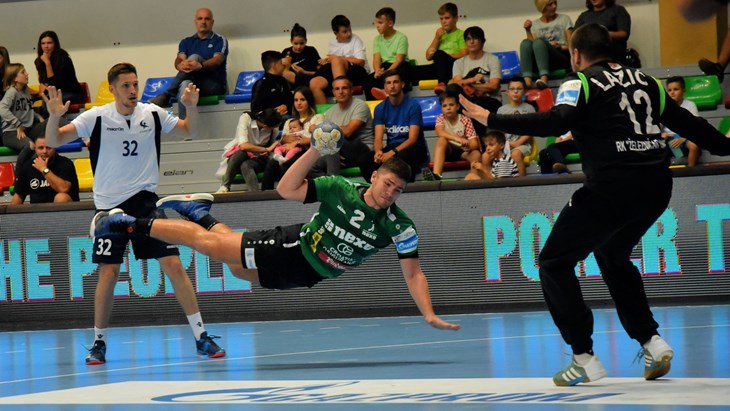 Nexe na vrhu ne zna za poraz, Vozab nezaustavljiv