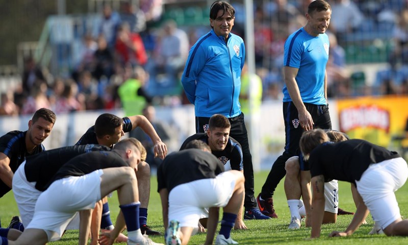 Hrvatska se nada pobjedi nakon teškog poraza, motivirana Engleska traži revanš na praznoj Rujevici