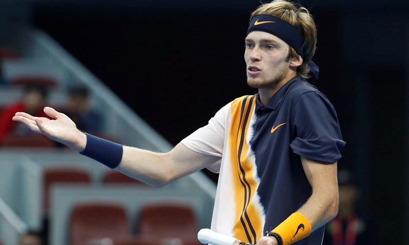 Melzer na oproštajnom turniru šokirao Raonića, Anderson spasio meč loptu
