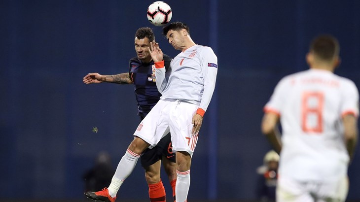 UEFA kaznila Hrvatski nogometni savez i Dejana Lovrena