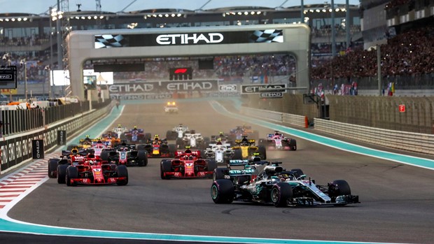 Hamilton slavljem u Abu Dhabiju zaključio pobjedničku sezonu