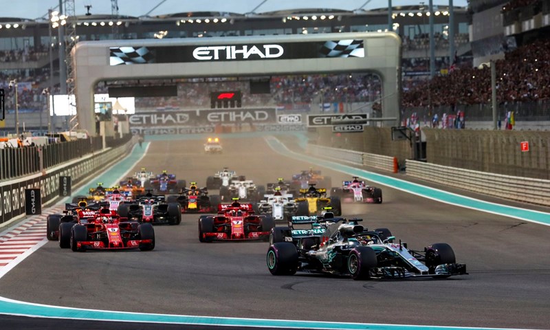 Hamilton slavljem u Abu Dhabiju zaključio pobjedničku sezonu