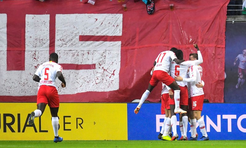 VIDEO: Wolfsburg zaustavio veliku seriju Eintrachta, Leipzig slavio u derbiju kola