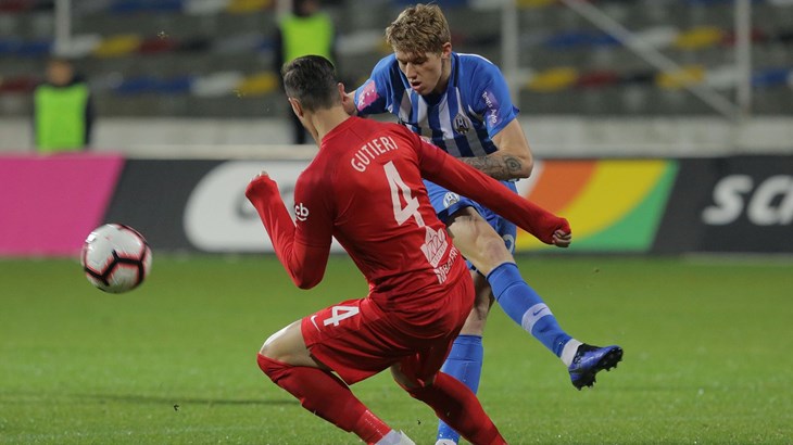 Osijek nema pravo na kiks, Lokomotiva u crnom nizu