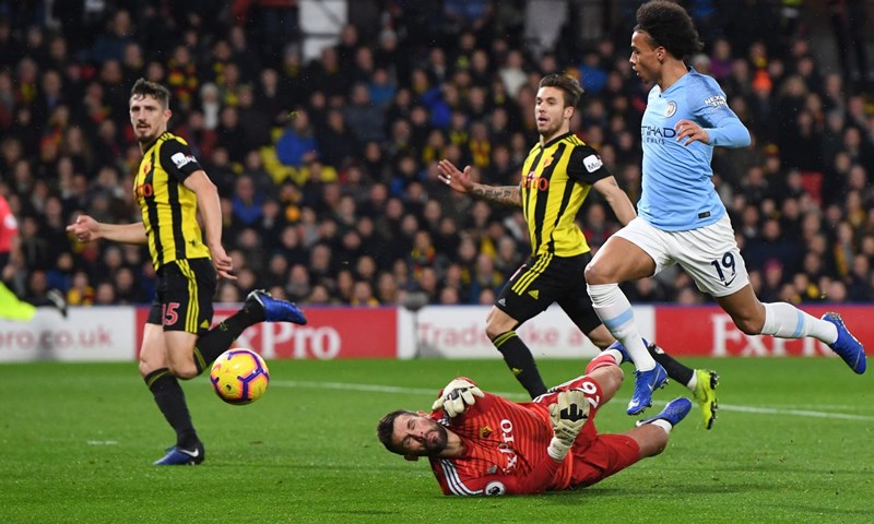 VIDEO: Manchester City preživio gostovanje na Vicarage Roadu, Brighton zabijao i s igračem manje