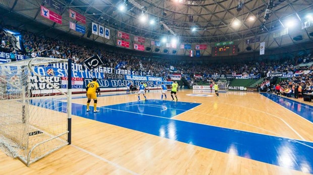 Humanitarnom utakmicom Alumnus Sesvete i Futsal Dinamo pomažu blizancima s posljedicama cerebralne paralize