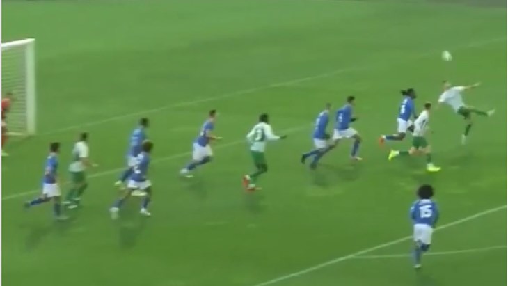 FANATIK: Briljantne škarice mladog portugalskog nogometaša