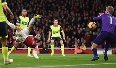 VIDEO: Torreira krasnim golom spasio Arsenal, United lakoćom pregazio Fulham