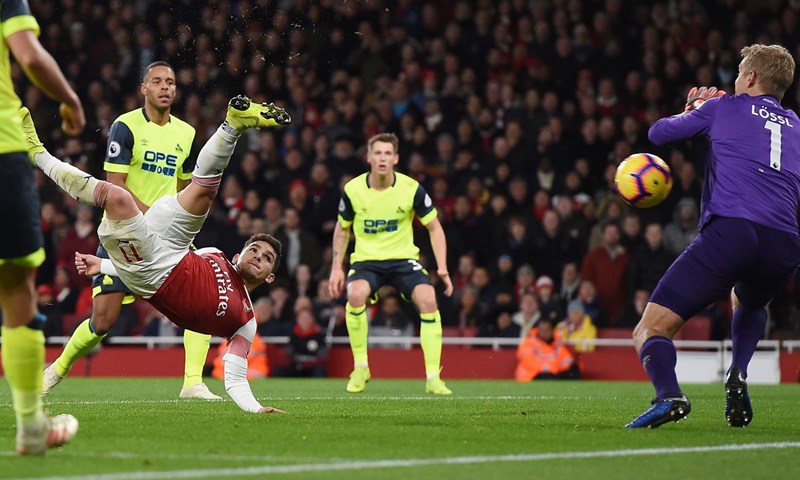 VIDEO: Torreira krasnim golom spasio Arsenal, United lakoćom pregazio Fulham