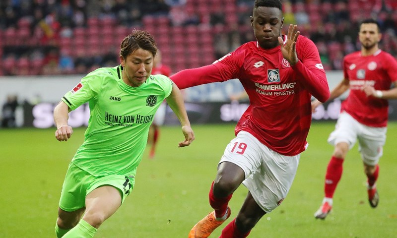 VIDEO: Mainz do boda iz nepostojećeg penala, Borussia Mönchengladbach s tri pogotka ispratila Stuttgart