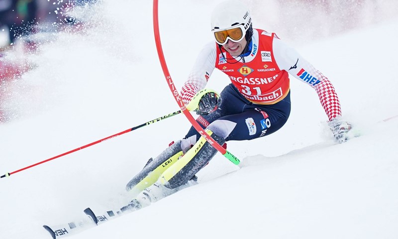 Marcel Hirscher u uvjerljivom vodstvu, Matej Vidović izborio drugu vožnju