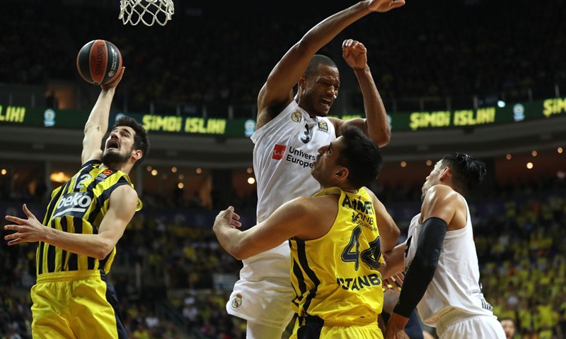 Fenerbahče preokrenuo u velikom derbiju, Pitino startao pobjedom, Budućnost ispustila 17 razlike